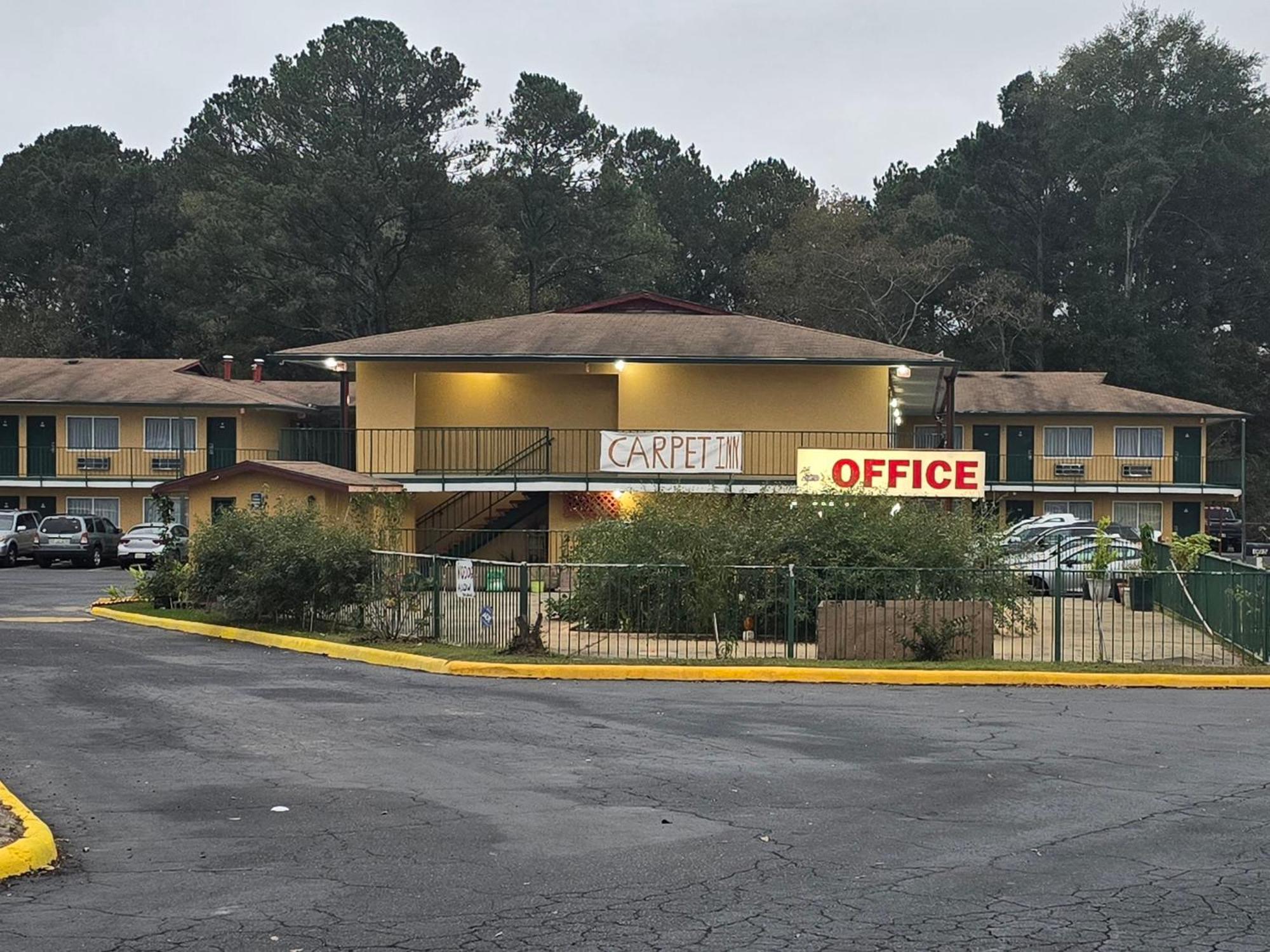 Carpet Inn Opelika Exterior photo