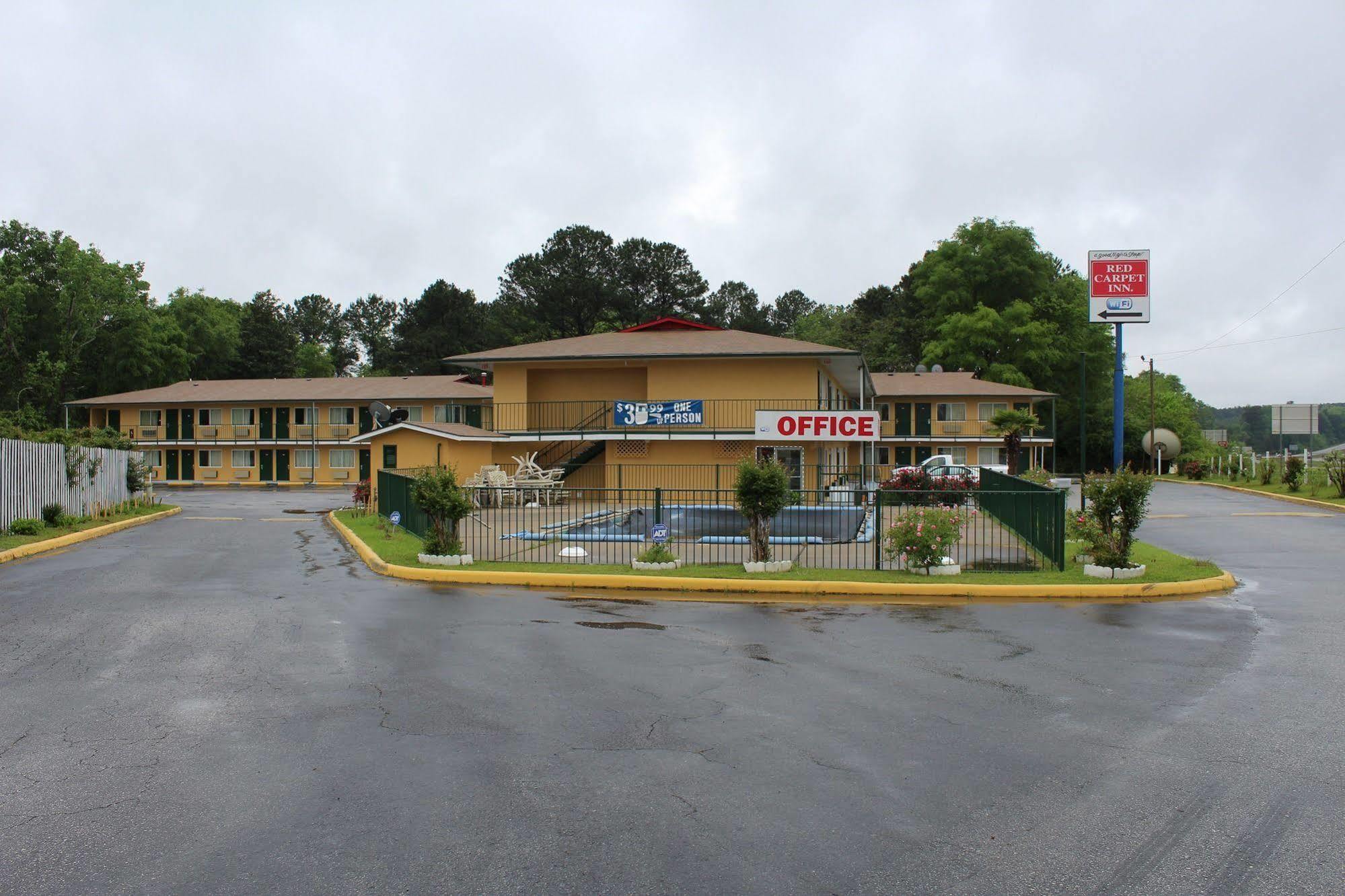 Carpet Inn Opelika Exterior photo